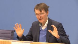 Leere Mahnungen, anderslautende Gesetze: Bundesgesundheitsminister Karl Lauterbach (SPD). - Screenshot: gik