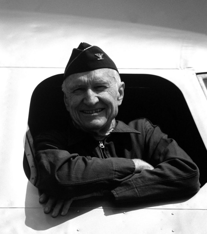 Luftbrücken-Pilot Gail Halvorsen im Alter von 101 Jahren gestorben – Wiesbaden trauert um „Candy Bomber“