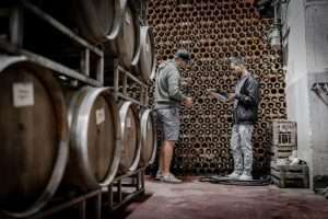 In den Weinbaubetrieben an der Ahr herrscht Hoffnung: Womöglich können die Hilfsspenden bald fließen. - Foto: Flutwein