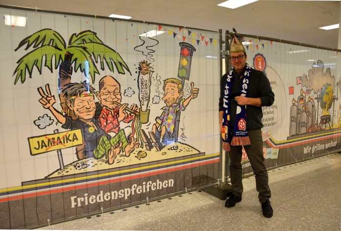 Statt Rosenmontagszug in Mainz Galerie der Motivwagen im LuLu: Rathaus-Tempel, Friedenspfeife und Unions-Seeräuber