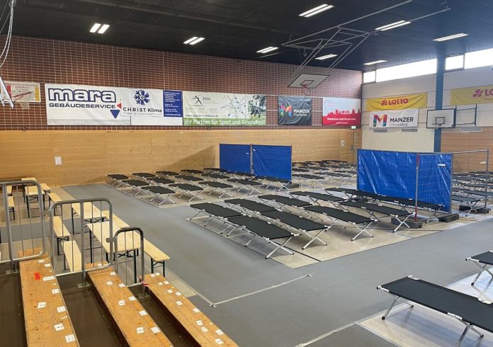 Mainz rüstet sich für ukrainische Kriegsflüchtlinge – Allianzhaus reaktiviert, Turnhallen in Drais und Mombach vorbereitet