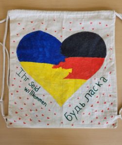 Willkommensbeutel für ukrainische Kinder in der IGS Mainz-Bretzenheim. - Foto: Stadt Mainz