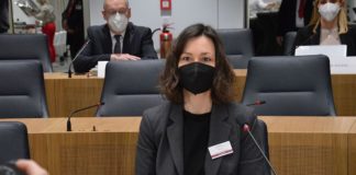 Anne Spiegel: Vier Wochen Urlaub kurz nach Flutkatastrophe im Ahrtal – Druck und Rücktrittsforderungen lassen Ministerin wackeln