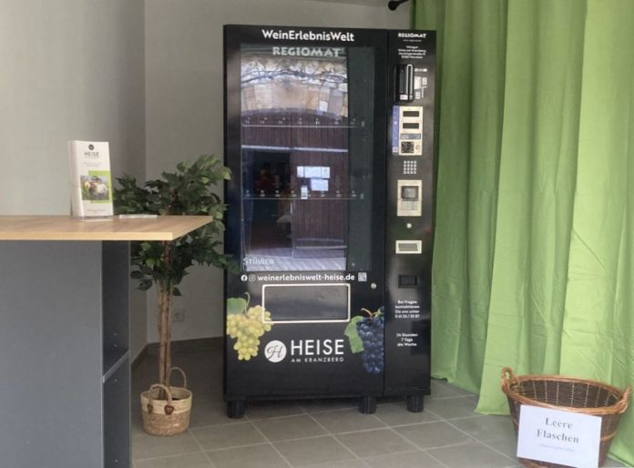 Erster Vinomat in Nierstein im Weingut Heise – Offizielle Einweihung zur 3-Türme-Wanderung am 1. Mai