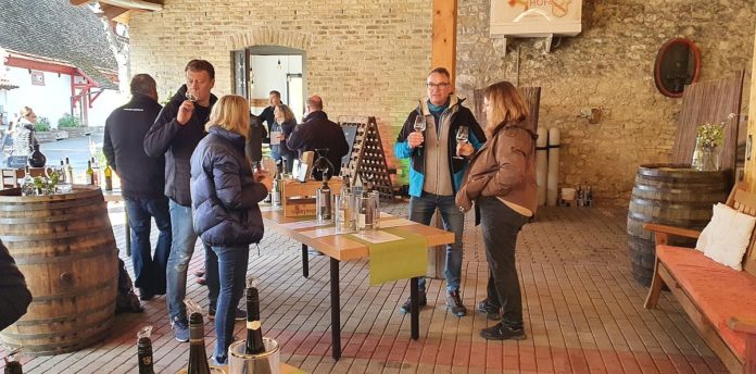 Aus „Wein&Wiese“ wird „Wein&Hof“: Klostermühlenhof in Hahnheim lädt zur Vatertags-Verkostung im Weingut Ruzycki
