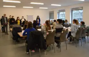 Frauen aus der Ukraine beim Deutschkurs im Mainzer Allianzhaus. - Foto: gik