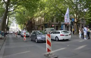 Stau auf der Rheinstraße während dem Rheinland-Pfalz-Tag: Die einspurige Verkehrsführung war Schuld. - Foto: gik