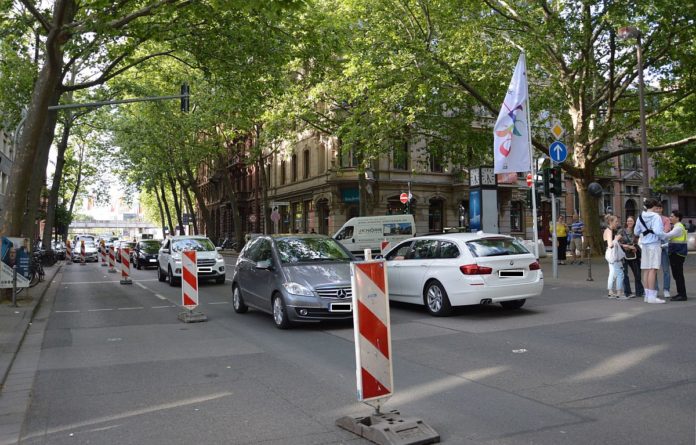 Verkehrskollaps in der Innenstadt von Mainz: Busse haben bis zu 50 Minuten Verspätung