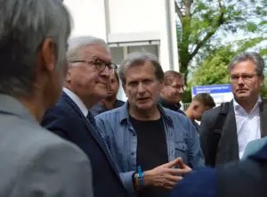Geduldiger Zuhörer auf der Mainzer Zitadelle: Bundespräsident Frank Walter Steinmeier mit Gerhard Trabert. - Foto: gik