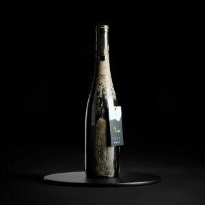 Diese Flutwein-Flasche Nr. 14 aus dem Weingut Kriechel wird ab heute Abend versteigert - und zwar auch als virtuelles NFT. - Foto: Kriechel