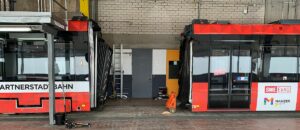 Zwei Teile der Straßenbahn aus Erfurt im Mainzer Depot. - Foto Mainzer Mobilität