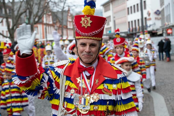 Meenzer Fastnacht seit 1814: Anfänge und ursprünglicher Sinn des großen Mainzer Volksfestes bei Rundgang erkunden