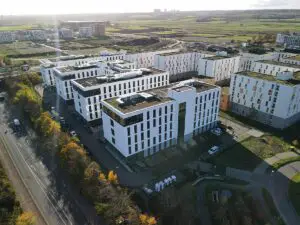 Das neue Gebäude des Gesundheitsamtes Mainz-Bingen am Kisselberg, im Foto vorne zu sehen. - Foto: Projektgesellschaft Kisselberg