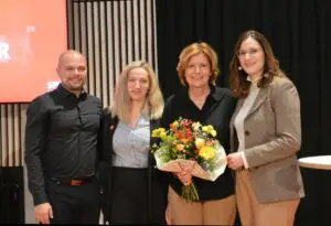 Auch Ministerpräsidentin Malu Dreyer (SPD, 2. von rechts) warb für die Mainzer Kandidatin. - Foto; gik