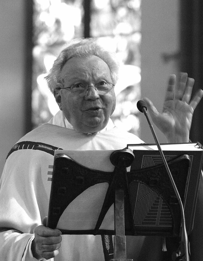 Vater der Chagall-Fenster von Mainz: Monsignore Klaus Mayer ist tot – Ex-Pfarrer von St. Stephan stirbt mit 99 Jahren