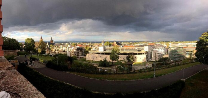 Sechs Jahre „Mainz Greeters“: Ehrenamtliche „Herz-Mainzer“ führen Gäste auf persönlichem Rundgang durch ihre Stadt