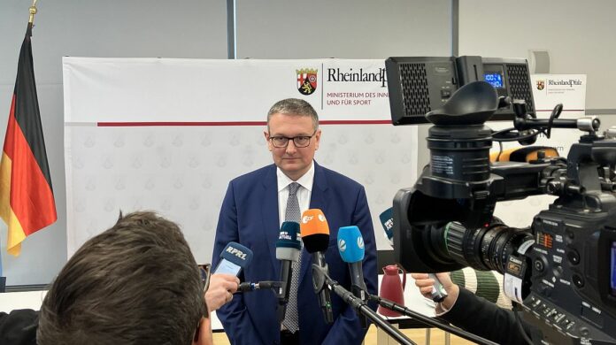 Der Bericht des Revisors: Defizite im Mainzer Lagezentrum bei Aktenvorlage für UA Ahrtal – und ein Ordner namens Hochwasser