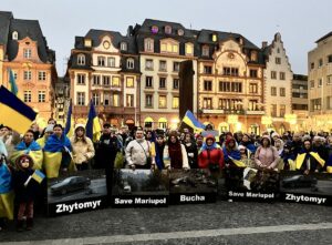 Kundgebung ein Jahr Krieg in der Ukraine auf dem Mainzer Markt. - Foto: gik