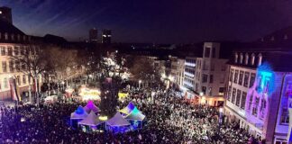 Zehntausende feiern in Mainz friedliche Rosenmondnacht nach Rosenmontagszug – Müllberge in der Nacht
