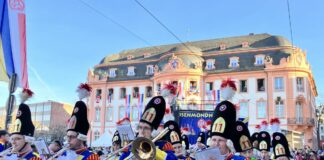 Das Närrische Grundgesetz: Elf Artikel für die Narrenfreiheit – Der Narr sei frei und gleich und sein Ruf sei „Helau“