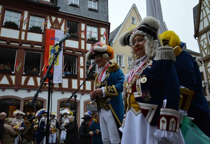 Mainzer Ranzengarde: Mutter aller Garden mit großem Herzen – Ranzenggardist, Kirschgartenfest und viele soziale Projekte