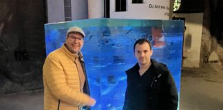 Ein Stück eingefrorene Flut: Momahr-Kubus erinnert an Flutkatastrophe an der Ahr – Baustein der Erinnerungskultur