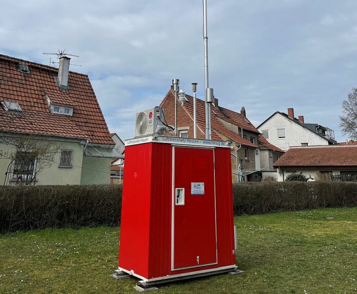 Wieviel Dreck machen Flugzeuge über Mainz? – Rheinland-Pfalz misst Ultrafeinstaub unter Flugschneise in Mainz-Hechtsheim