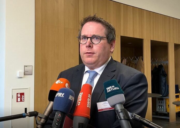 Strafanzeige gegen ADD-Präsident Linnertz: Uneidliche Falschaussage zu USA-Urlaub Begona Hermann?