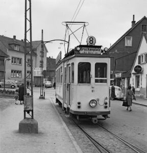 Die Straßenbahnlinie 8 an der Endhaltestelle in Mainz-Bretzenheim. - Foto: Straßenbahnfreunde Mainz