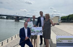 Einweihung der neuen Veranstaltungsfläche am Mainzer Rheinufer vor der Theodor-Heuss-Brücke. - Foto: Stadt Mainz