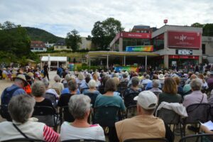 Gedenkfeier zum zweiten Jahrestag der Flutkatastrophe im Ahrtal im Kurpark von Bad Neuenahr. - Foto: gik