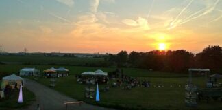 „Summer Wine“ in Mainz-Hechtsheim beim Weingut Stenner: Sommer, Wein und Musik auf der Weinwiese genießen