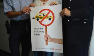 Aktion der Mainzer Polizei 2014 gegen zunehmende Elterntaxis. - Foto: gik