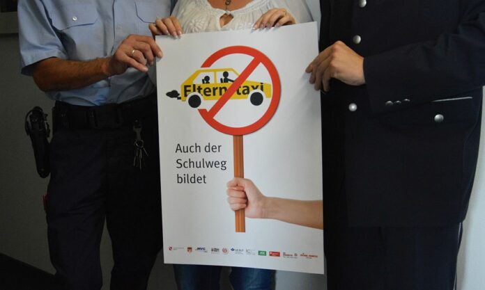 Verbände: Elterntaxi stehen lassen! – Appell zum Schulstart: Kinder zu Fuß, mit Rad oder Roller zur Schule schicken