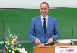Wissenschaftsminister Clemens Hoch (SPD) 2023 beim der 75-Jahr-Feier der Mainzer Unimedizin. - Foto: gik