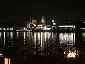 Laue Herbstabende genießen - das ging in Mainz noch bis Mitte Oktober. - Foto: gik