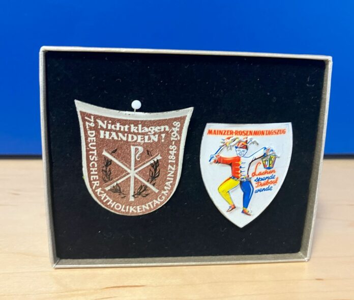 Fastnachtsmotto 2025 für Mainz gesucht: Närrischer Zweizeiler zum Zugplakettchen soll 75. Geburtstag würdigen