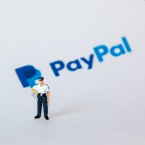 Die Polizei warnt vor Betrug mit vorgeblichen Paypal-Anrufen. - Foto: H.J. Henschel, LKA Niedersachsen