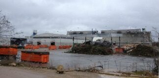 Wieder Brand in Mülllager bei Alter Portland in Mainz-Weisenau: 200 Kubikmeter großer Müllberg brannte