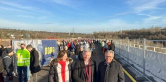Salzbachtalbrücke bei Wiesbaden wird für Verkehr freigegeben – Zehntausend besichtigen fertige Brücke, Politik erleichtert