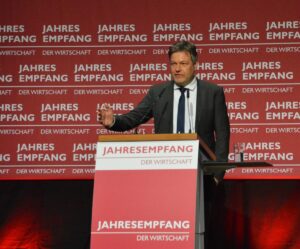 Bundeswirtschaftsministr Robert Habeck (Grüne) bei seiner Rede auf dem Jahresempfang der Wirtschaft in Mainz. - Foto: gik