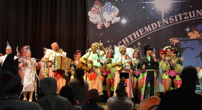 Wenn die Nachthemden zur Fastnacht tanzen – KCK aus Mainz-Kastel hat mit Pyjama-Party das Herz der Fastnacht erobert