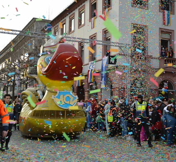 75 Jahre Rosenmontagszug in Mainz: 121. Zug seit 1837 mit Rekordlänge – 9.500 Teilnehmer, 140 Zugnummern