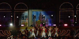 Stehung 2024: 3000 Narren bringen Rheingoldhalle in Mainz beim größten Fastnachts-Rockkonzert zum Beben