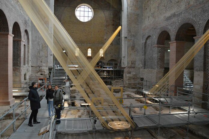 Die Krönung: Alter Dom Mainz feiert 1000 Jahre Königskrönung Konrads II. – Augmented Reality Projekt, alte Musik und viele Kronen