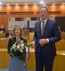 Der frühere Mainzer Oberbürgermeister und heutige Innenminister Michael Ebling (rechts) kandidiert ebenso für den Mainzer Stadtrat wie Umweltministerin Katrin Eder (Grüne) - hier beide 2018 im Mainzer Stadtrat. - Foto: gik