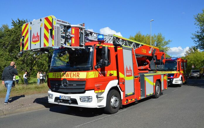 Brand in Ladengeschäft an der Saarstraße: Ehemaliges Studentenwohnheim evakuiert – Gefährliche Falle: Rauch im Treppenhaus