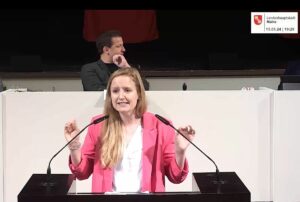 Grünen-Chefin Christin Sauer bei ihrer Rede zur Kulturbäckerei am Mittwoch im Stadtrat. - Screenshot: gik