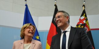 „Mir geht die Kraft aus“: Dreyer tritt zurück, Schweitzer übernimmt – Was die Ahrflut damit zu tun hat