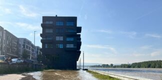 Hochwasser in Mainz: Rhein randvoll, Freibad Maaraue dicht, Fähre Tamara fährt nicht mehr zur Rettbergsaue